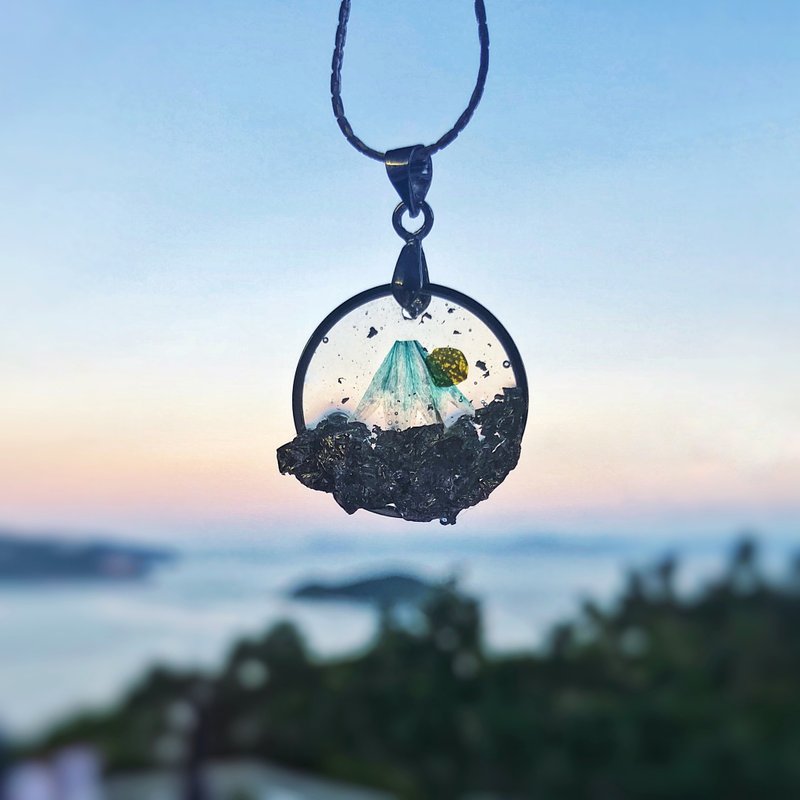 Starry Fuji 立体颈链(配意大利925 silver/普通镀银链) - 颈链 - 其他金属 银色
