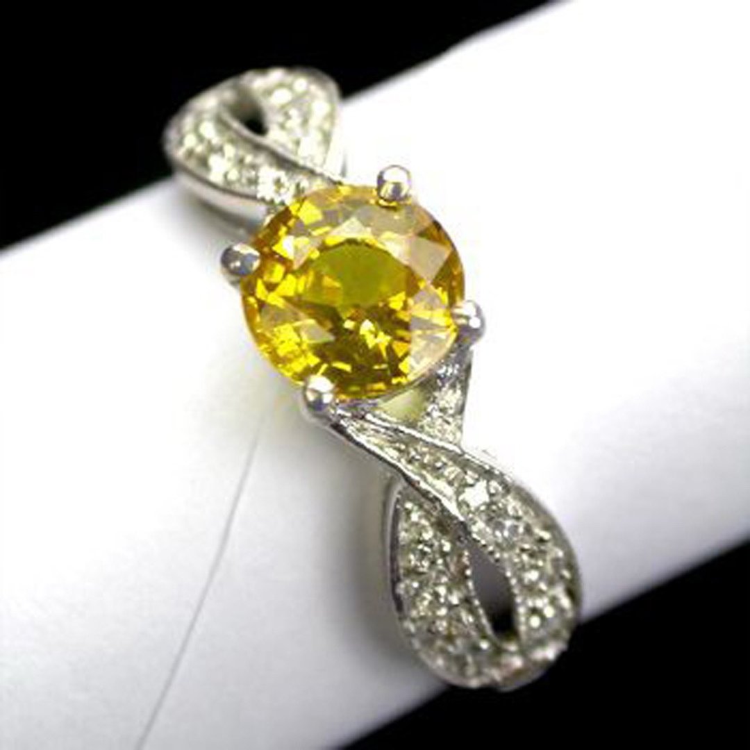 7.5 mm 纯银戒指，镶嵌硬质黄玉，宝石呈金黄色，干净漂亮。 - 戒指 - 纯银 黄色