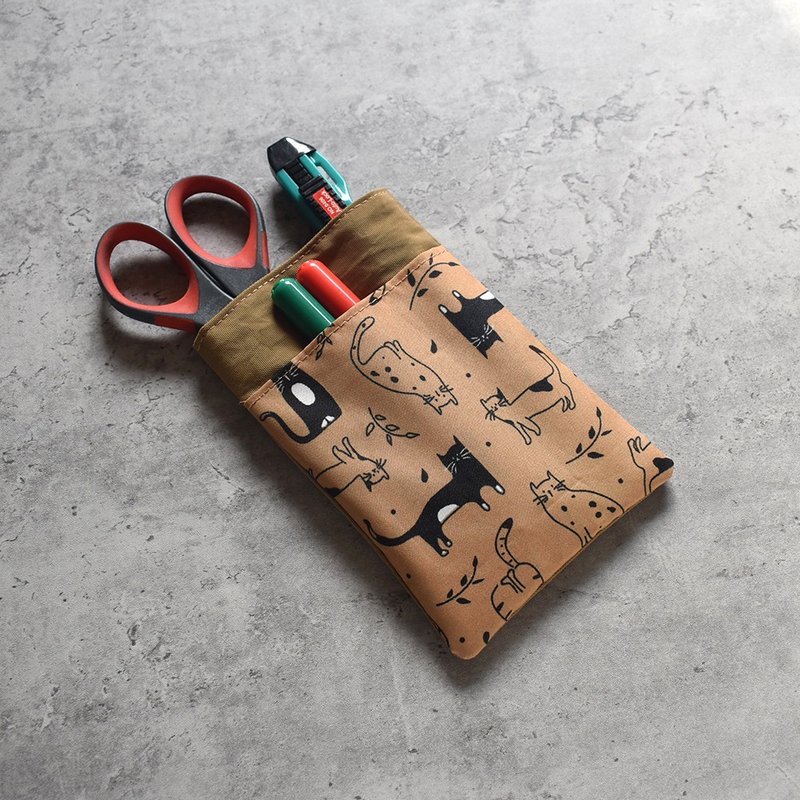 双层口袋型医师袍笔袋_插画黑猫(咖啡) - 铅笔盒/笔袋 - 尼龙 咖啡色