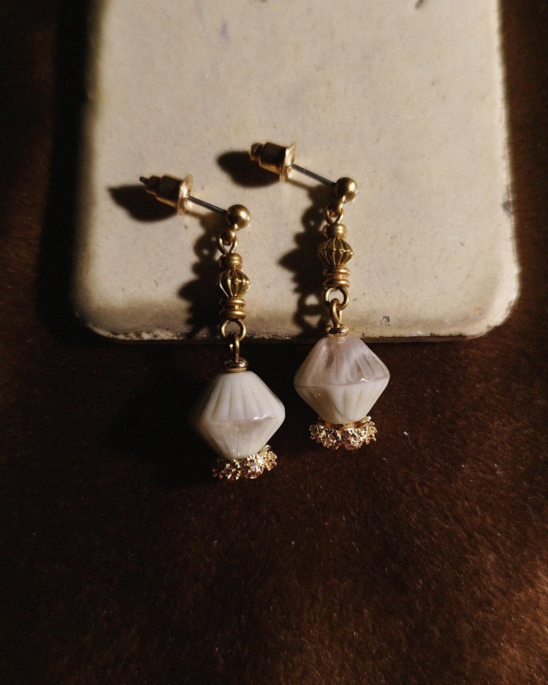 雾灰古董珠垂坠耳环 - 进口珠【限量】 - 耳环/耳夹 - 铜/黄铜 灰色