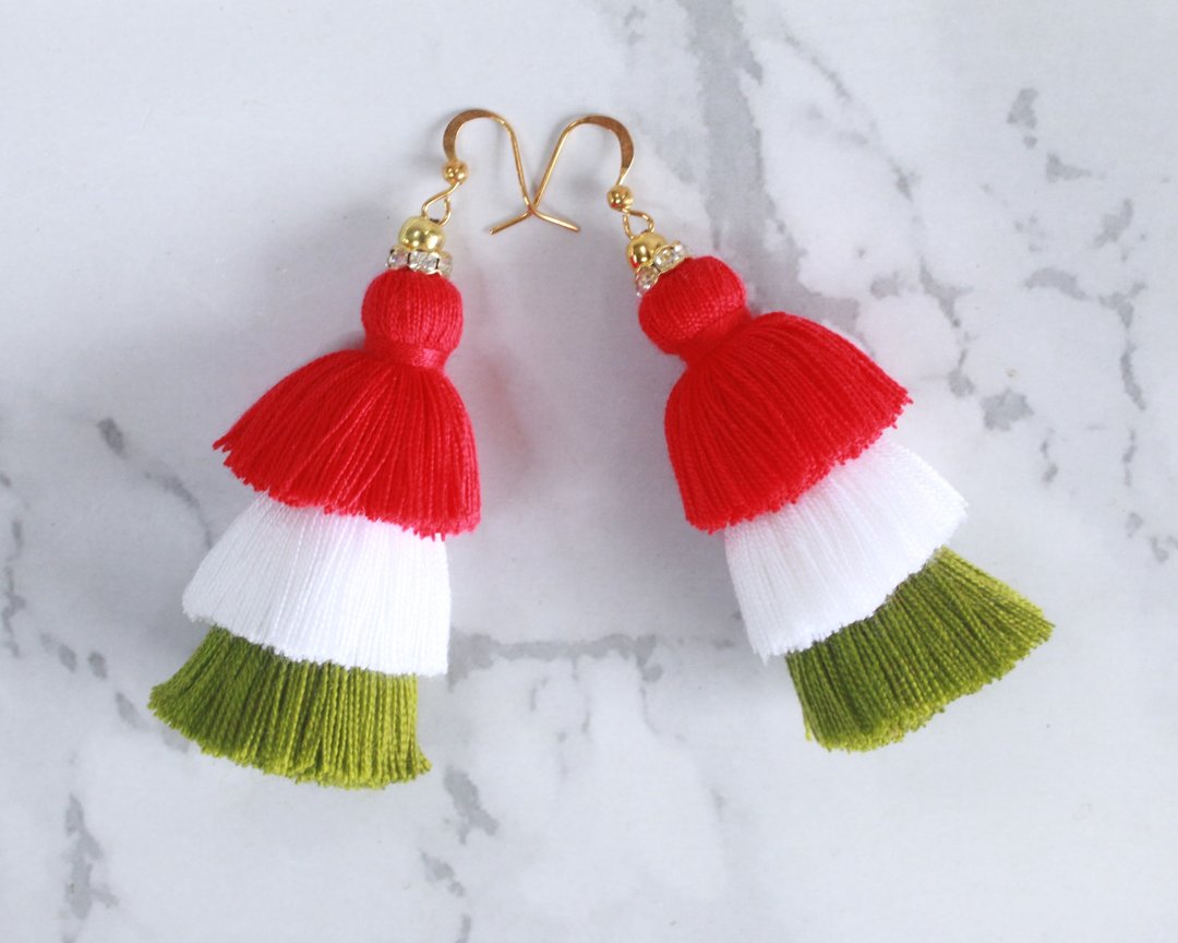 Colorful Christmas Theme Gradient Ombre Bohemian Layered Tassel Dangle Earrings - 耳环/耳夹 - 棉 绿色