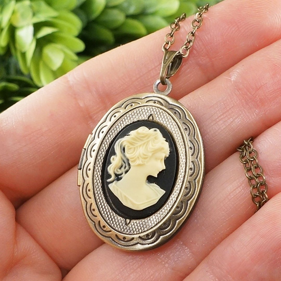Lady Cameo Locket Necklace Black Beige Ivory Girl Cameo Pendant Necklace Jewelry - 项链 - 其他材质 黑色