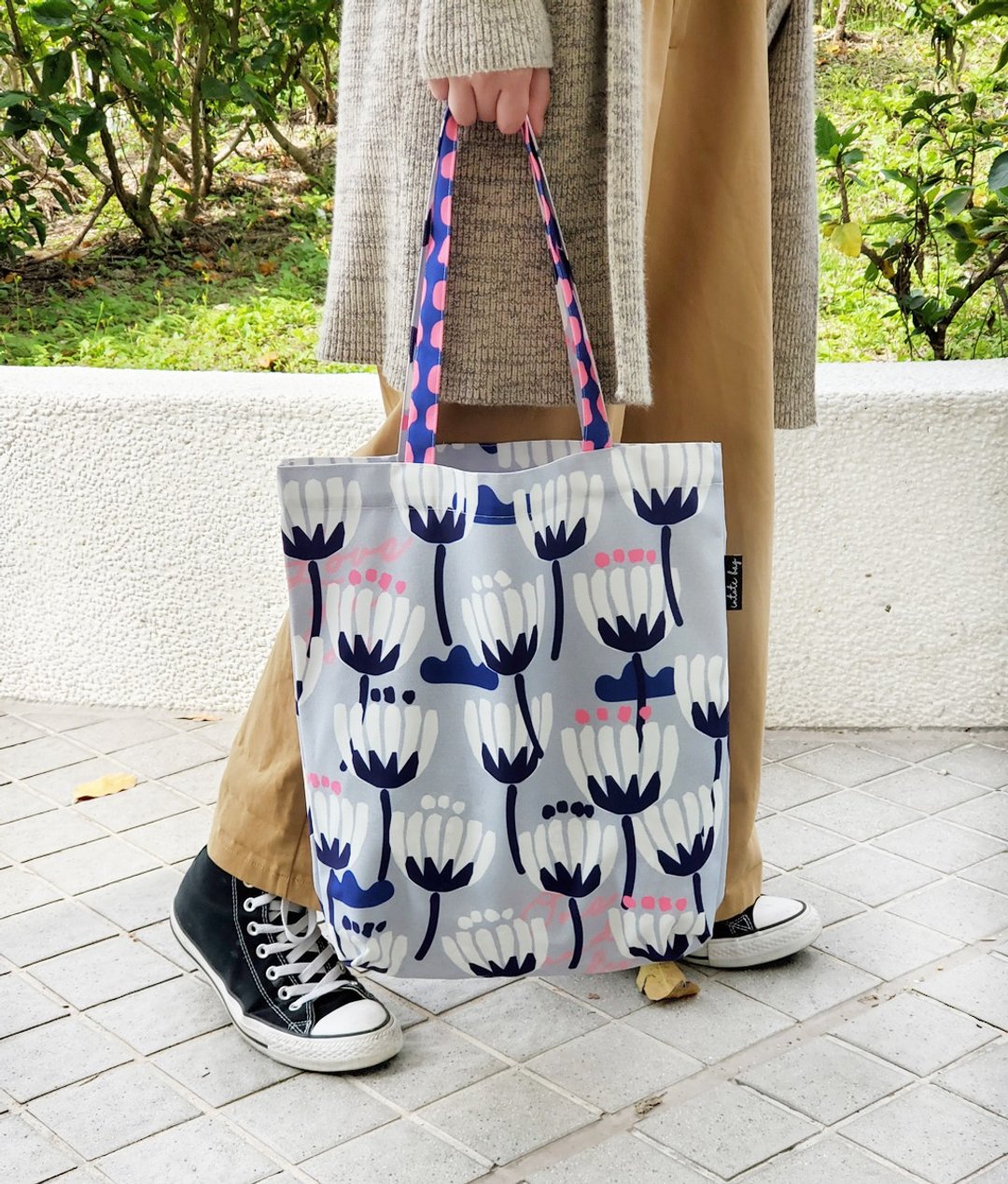canvas tote bag, GRAY Flower tote bag, Shopping bag - 手提包/手提袋 - 聚酯纤维 