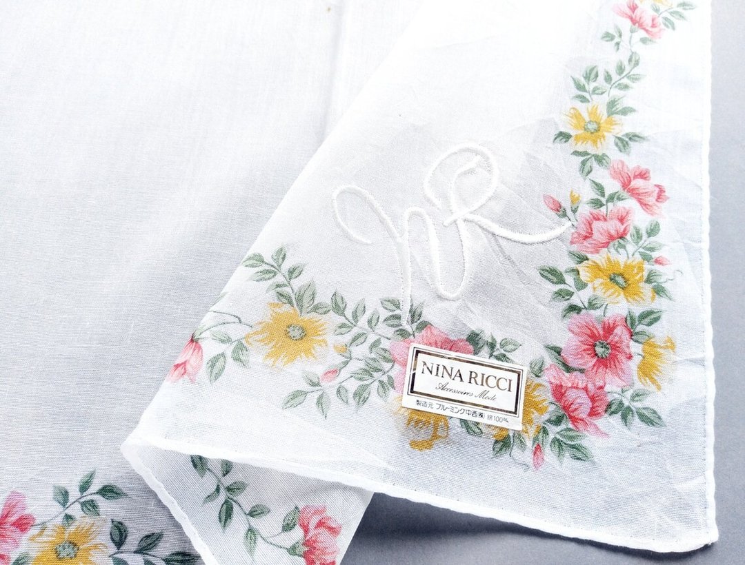 Nina Ricci Vintage Floral Handkerchief Embroidered NR 17.5 x 18 inches - 手帕/方巾 - 棉．麻 粉红色