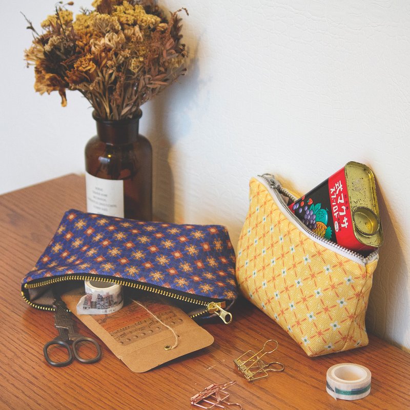 【布漾】再生收纳包 花砖系列款  =宝特瓶回收再制而成=环保减塑 - 化妆包/杂物包 - 环保材料 多色