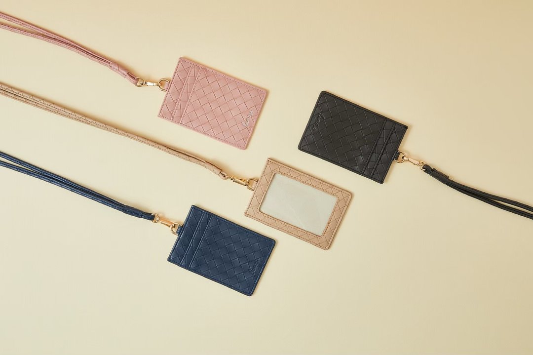 Lamore card holder with lanyard - 证件套/卡套 - 人造皮革 多色