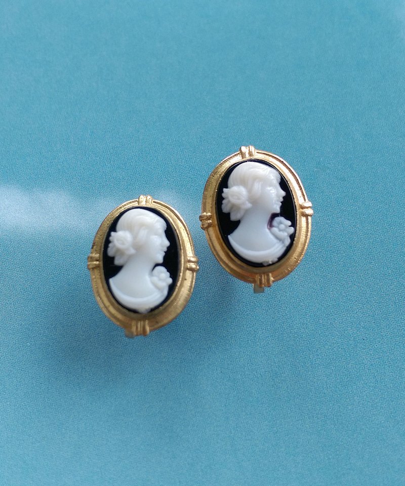 Vintage Jewelry 西洋古董饰品 CAMEO 小巧 典雅 仕女 栓式耳环 - 耳环/耳夹 - 其他金属 金色