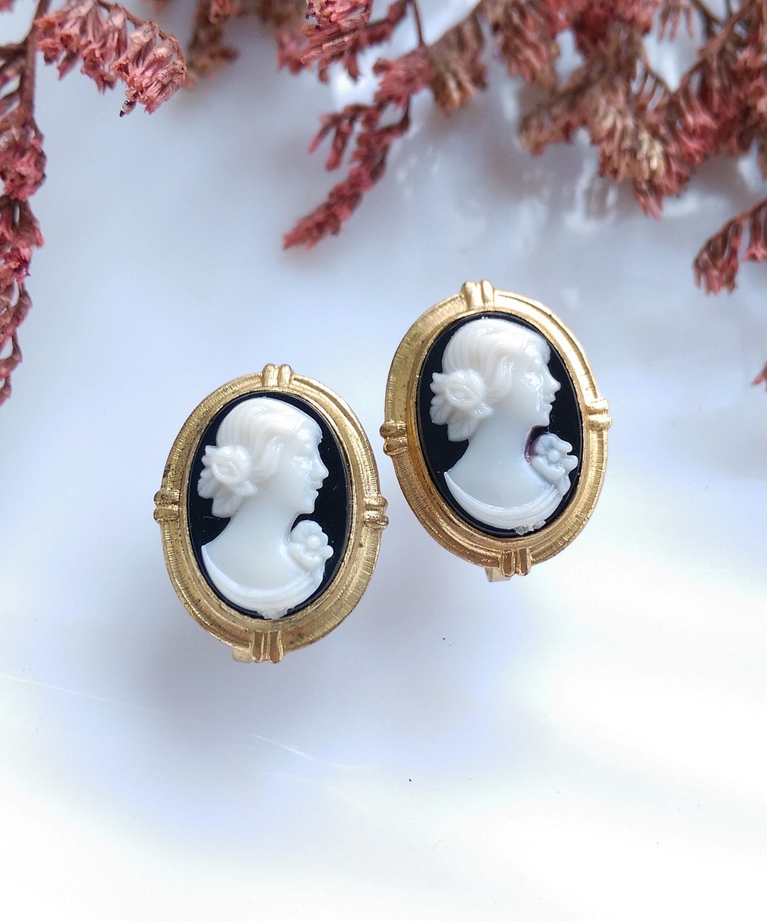Vintage Jewelry 西洋古董饰品 CAMEO 小巧 典雅 仕女 栓式耳环 - 耳环/耳夹 - 其他金属 金色