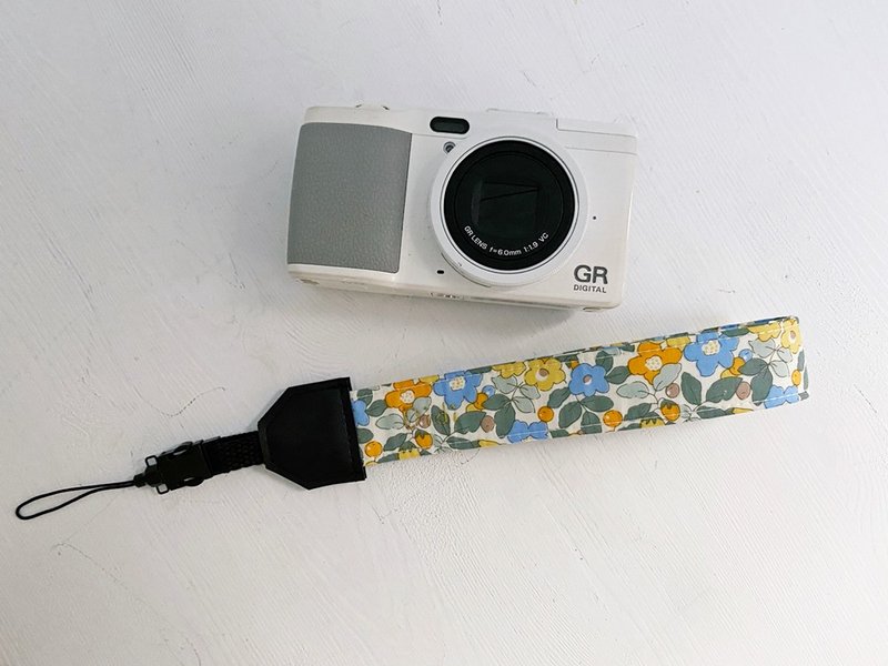 hairmo蔷薇之恋相机背带/手腕带-黄(一般孔.双小孔.单孔) - 相机背带/脚架 - 棉．麻 黄色