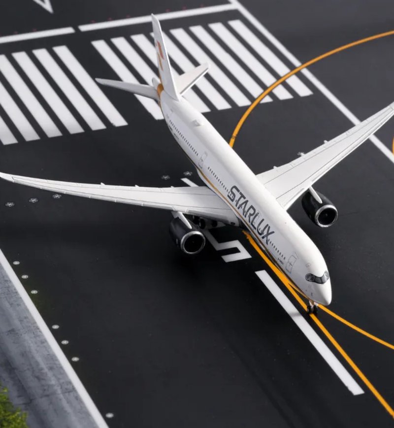 STARLUX | A350-900 1: 500 金属飞机模型 (Herpa 监制) - 摆饰 - 其他金属 
