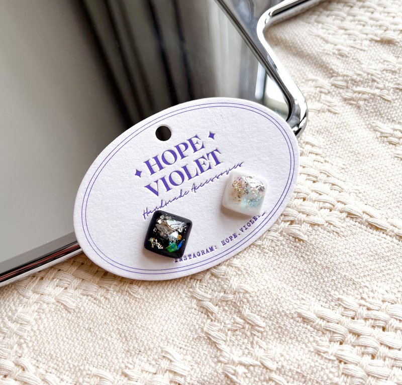 黑白经典复古耳环- Elegant Times - 耳环/耳夹 - 树脂 多色