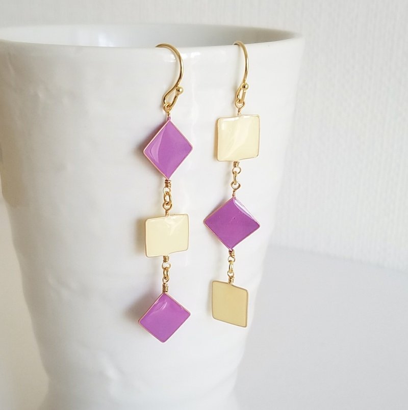 pastel square pierced or clip-on earrings purple & ivory - 耳环/耳夹 - 树脂 紫色