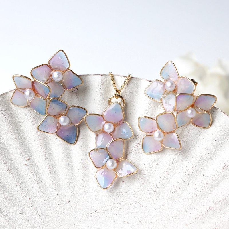 small hydrangea jewelry set - 耳环/耳夹 - 树脂 蓝色