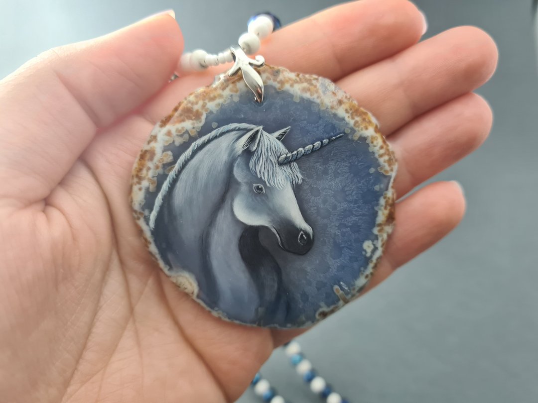 Unicorn necklace Last unicorn jewelry Hand painted rocks with miniature painting - 项链 - 石头 蓝色