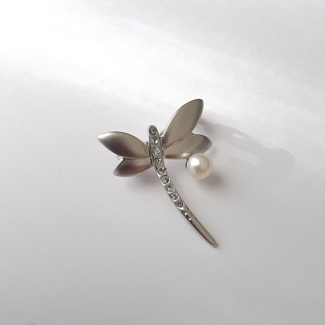 【Pinkoi 独家限定】蜻蜓胸针 Akoya珍珠 珍珠胸针 珍珠胸针 진주브로치 - 胸针 - 珍珠 