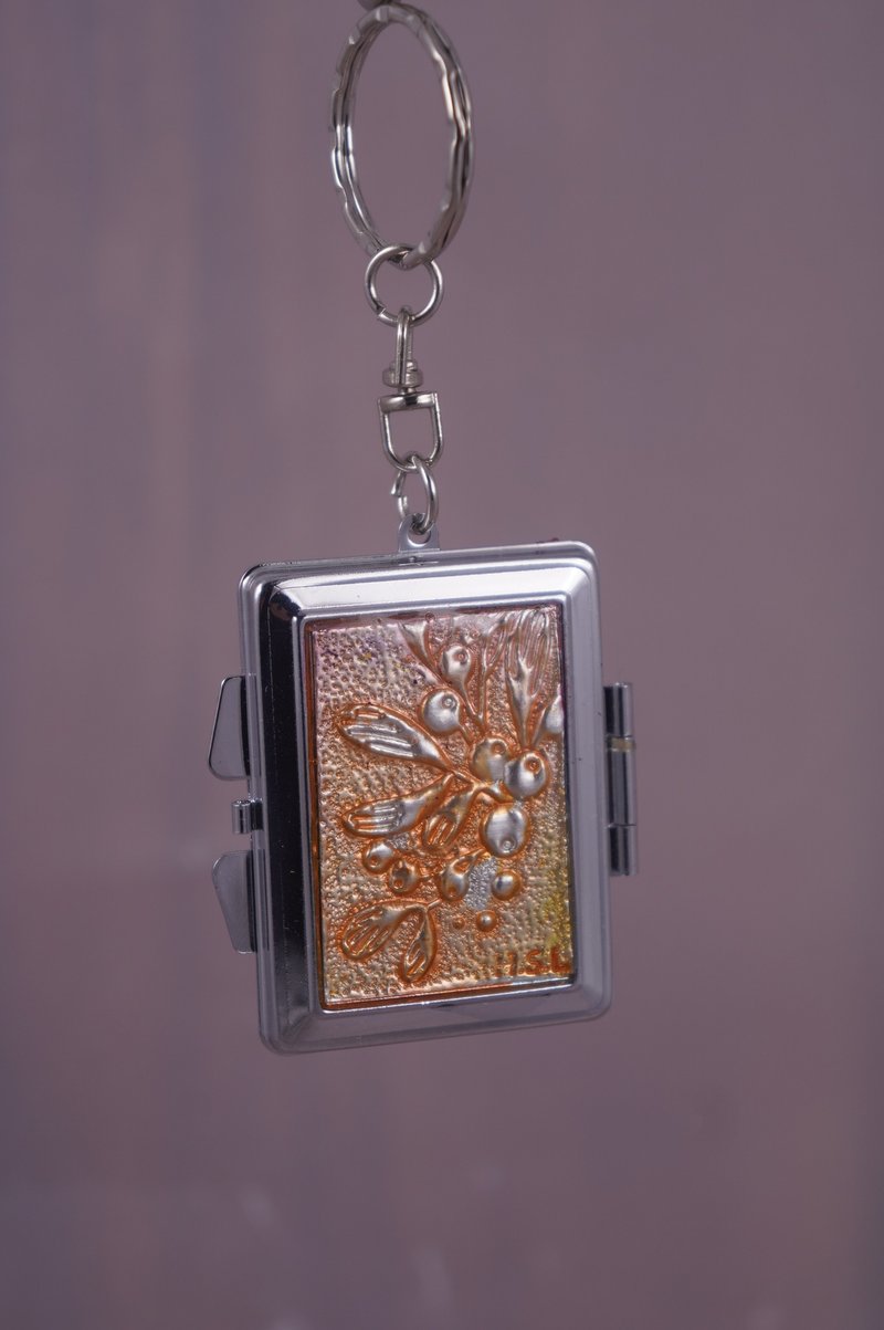 展  锡雕多用途长方型镜盒钥匙圈1 - 钥匙链/钥匙包 - 其他材质 银色