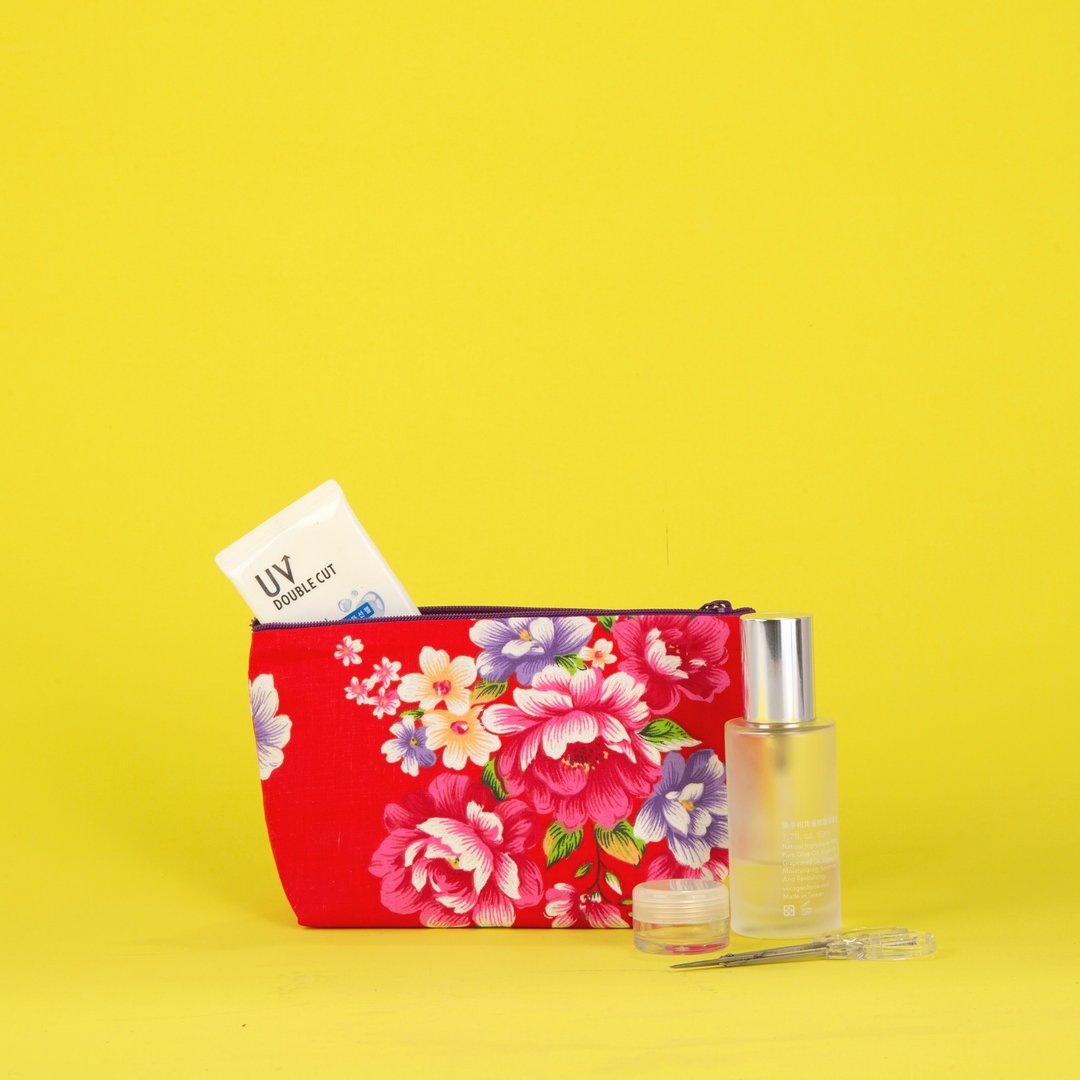 【不要叫我客家花布】立体化妆包/化妆品收纳包 - 化妆包/杂物包 - 棉 