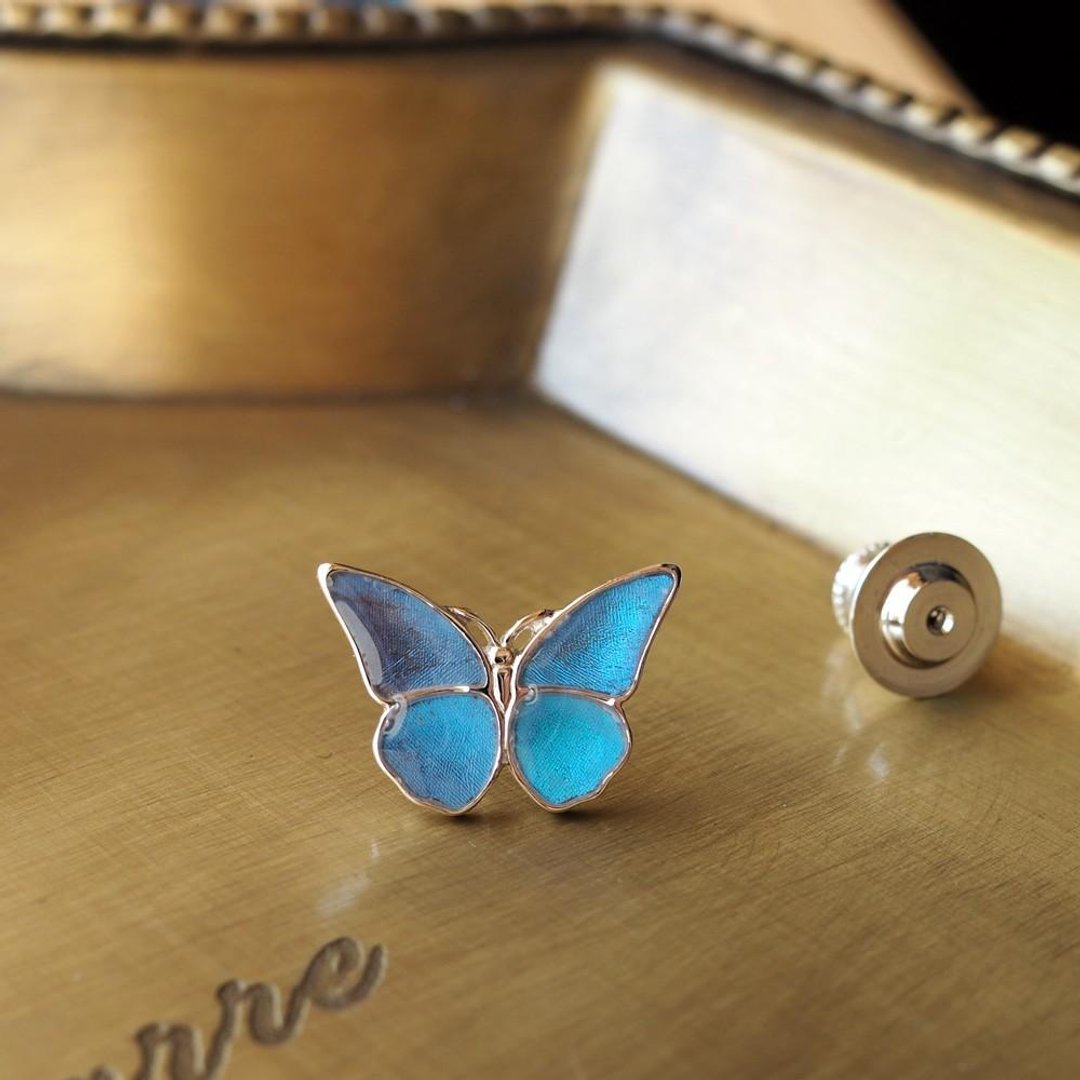 Small pin brooch with morpho butterfly splash - 胸针 - 纯银 蓝色