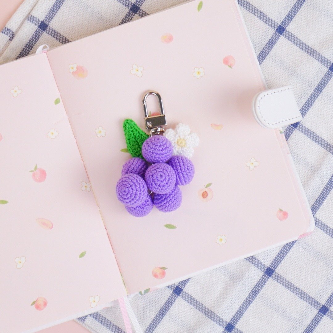 Grape keychain charm zipper  key ring key chain bag charm handmade gift - 吊饰 - 棉 紫色
