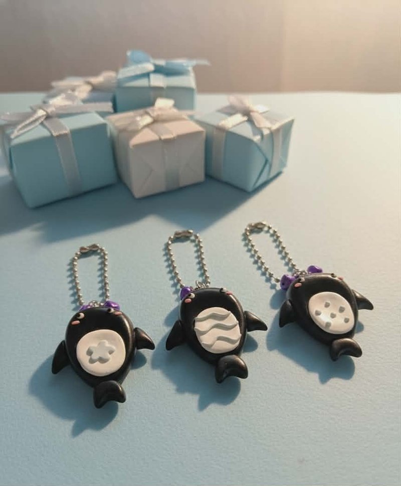 Worry Stone 吊饰 疗愈石，手工制作，尺寸 2.5 x 4 厘米。价格/1 件 - 钥匙链/钥匙包 - 其他材质 黑色