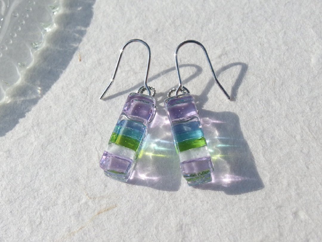 Fragrant glass (Kaoru [lavender]) Aroma earrings / Clip-On [Choice of metal fittings] [Made to order] - 耳环/耳夹 - 玻璃 紫色
