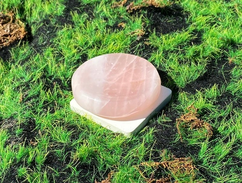 圆圆满满渐层粉晶盘 旺人缘 旺姻缘 饰品盘 天然水晶盘 办公室 - 摆饰 - 水晶 粉红色