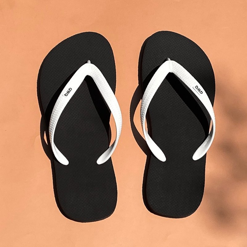 男款TOP跳色 经典夹脚拖鞋 防水耐磨止滑人字拖鞋 曜石黑&白鞋带 - 拖鞋 - 橡胶 多色