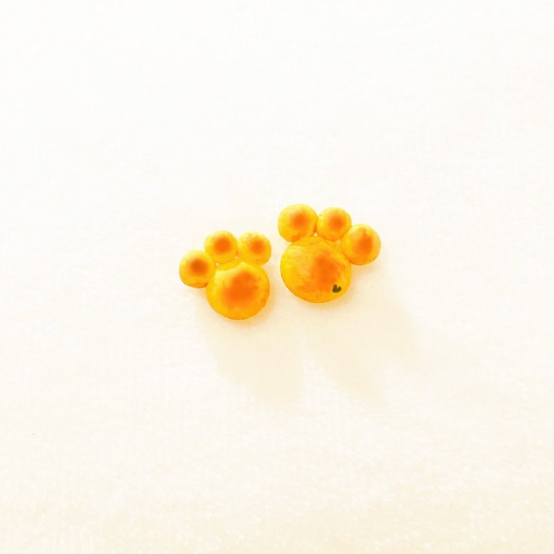 小肉球面包耳环-巧克力爱心款 (可改耳夹式) ((满600随机送神秘小礼物)) - 耳环/耳夹 - 粘土 多色