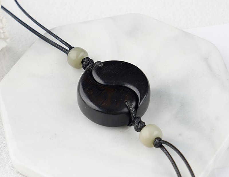 簡約手作  手工定制项链 双鱼磁吸吊坠 - 项链 - 木头 多色