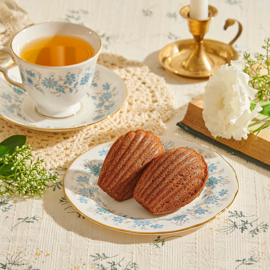 【法芙娜可可】玛德莲礼盒 8 入 - 蛋糕/甜点 - 新鲜食材 卡其色