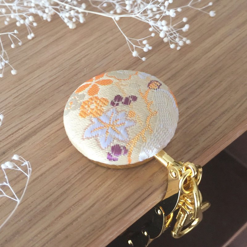 Bag hanger with Japanese Pattern - Gold Brocade - 吊饰 - 其他金属 金色