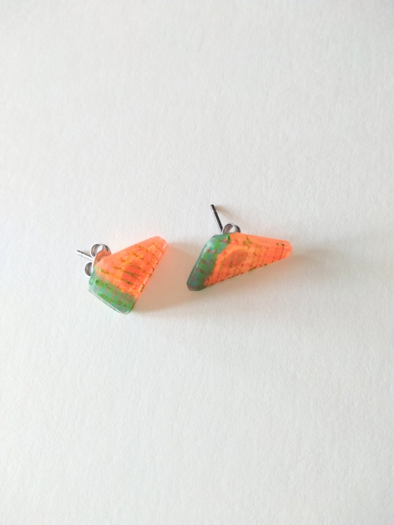 Stud earrings colorful with one catch - 耳环/耳夹 - 塑料 粉红色