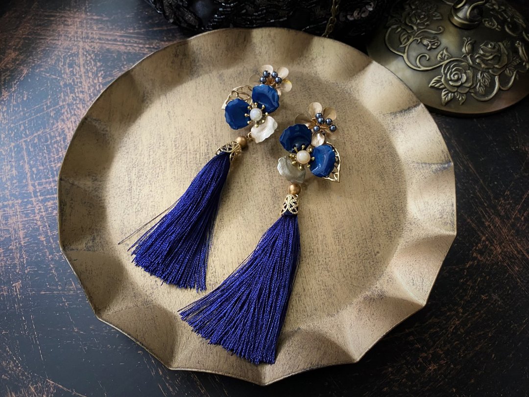 米兰伸展台 古典蓝花朵 流苏耳环 - 耳环/耳夹 - 其他金属 蓝色