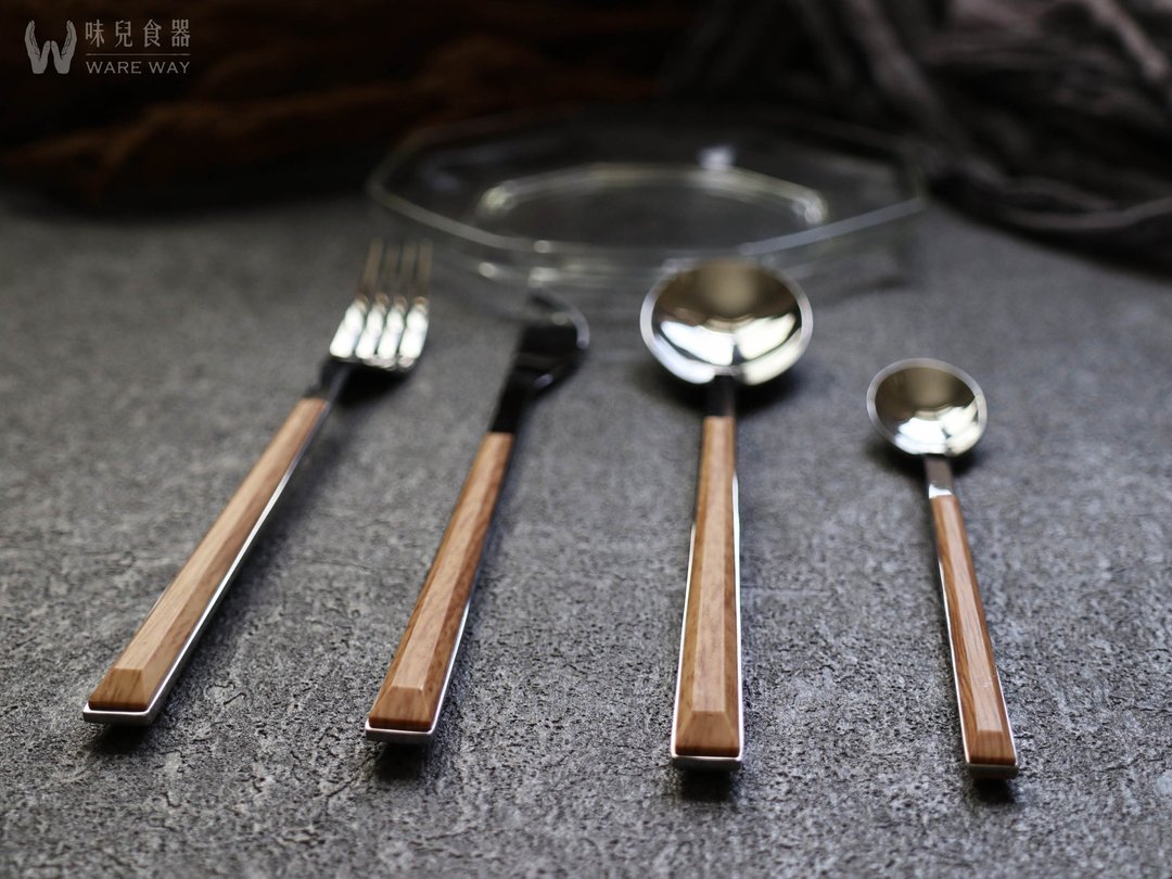 刀、叉、汤匙四件套餐具组 (不锈钢/仿木/简约/典雅) - 餐刀/叉/匙组合 - 其他材质 咖啡色