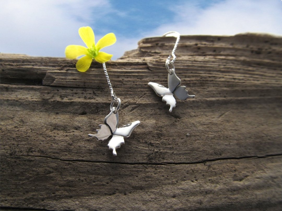 Blue sky butterfly hook earrings - 耳环/耳夹 - 纯银 