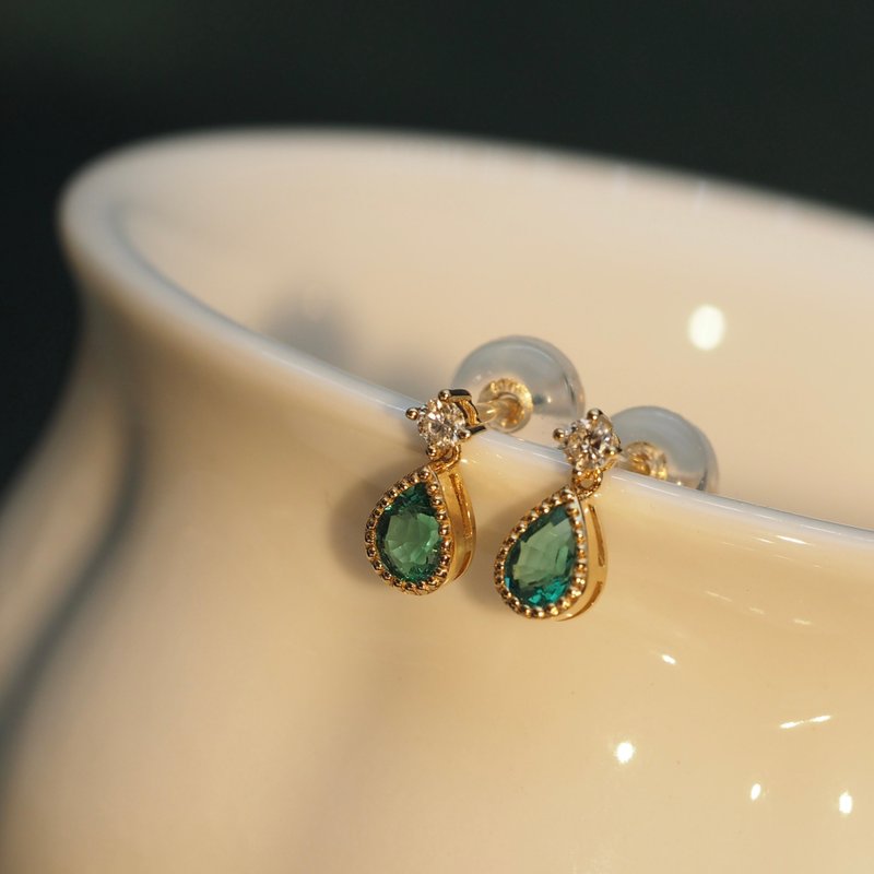 18K金祖母绿梨形耳环18K Gold Emerald Pear Earrings - 耳环/耳夹 - 贵金属 
