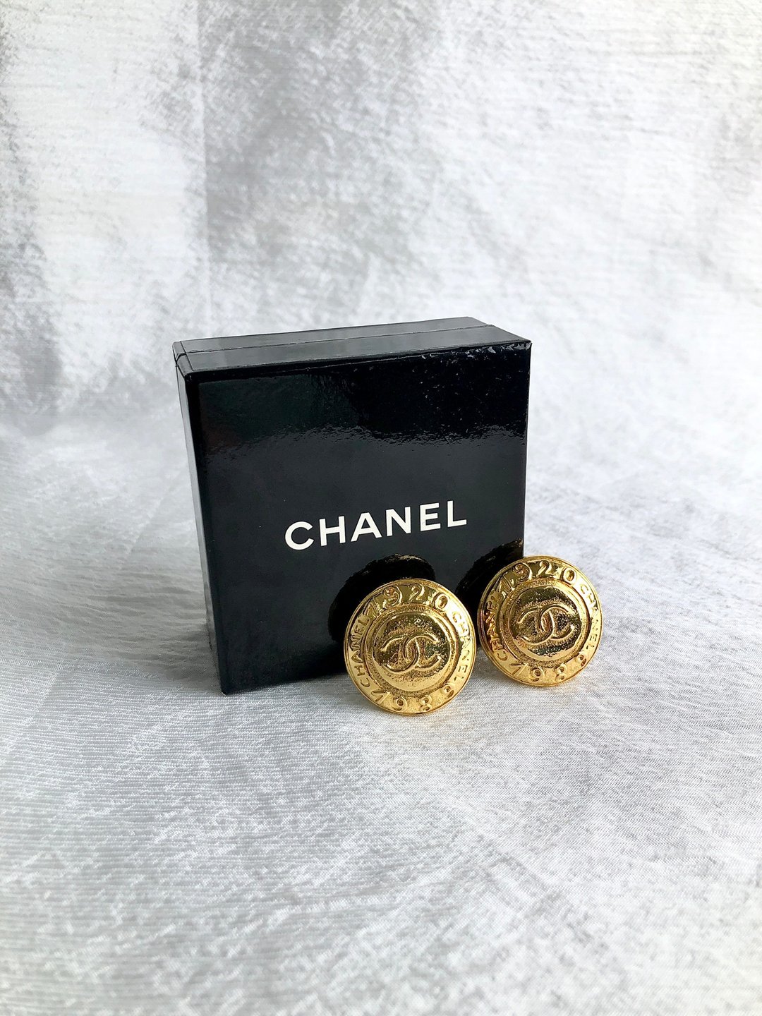 【日本直送，品牌二手包装】CHANEL香奈儿耳夹金Coco mark复古老款4eu5u8 - 耳环/耳夹 - 其他材质 金色
