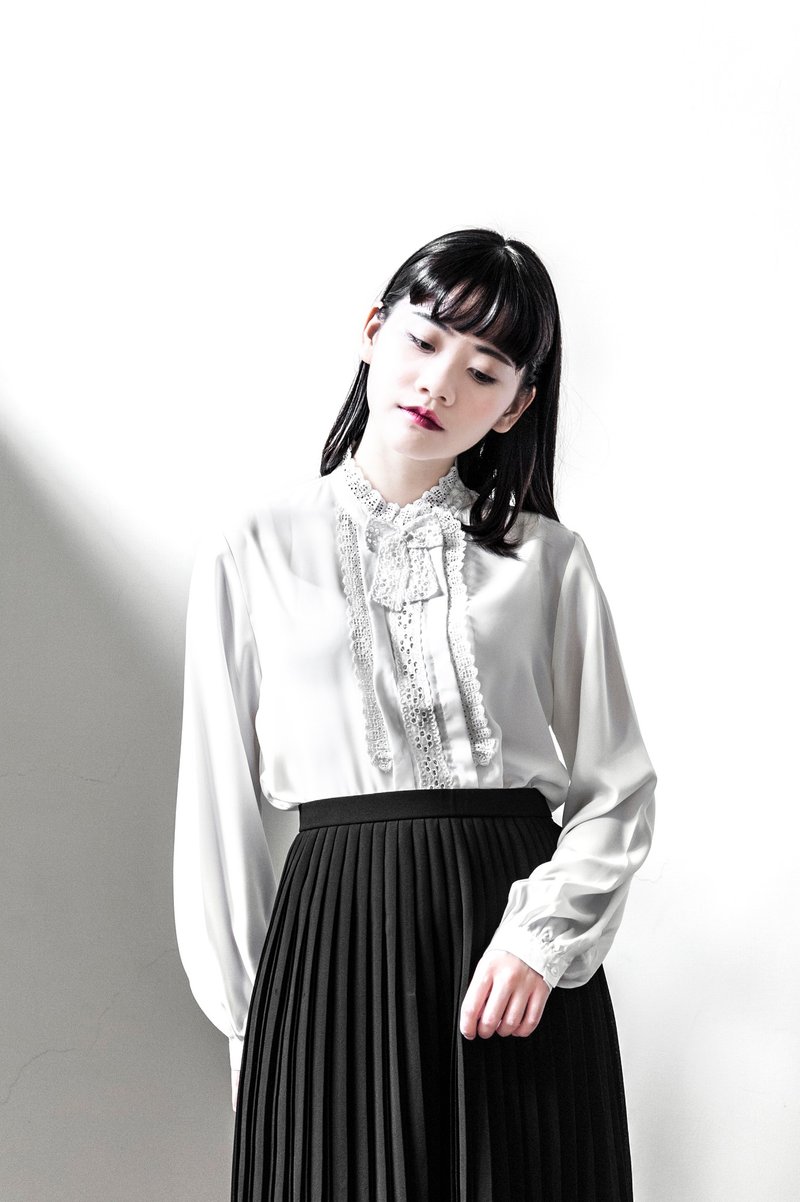 Vintage 梦幻纯白日本古着衬衫 - 女装衬衫 - 聚酯纤维 白色