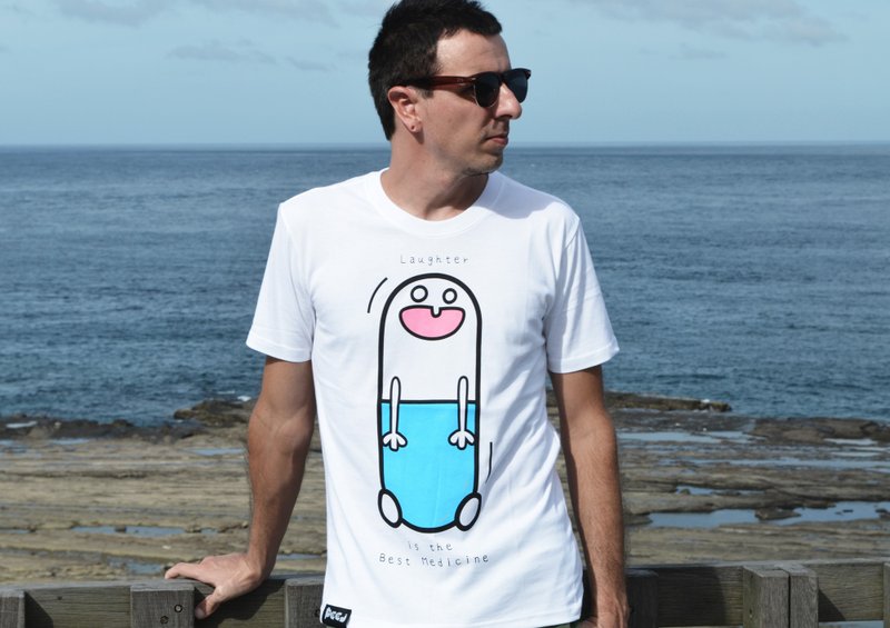 【买一送一】快乐药丸踢/白色/男女尺寸/女生加大款 - 男装上衣/T 恤 - 棉．麻 白色