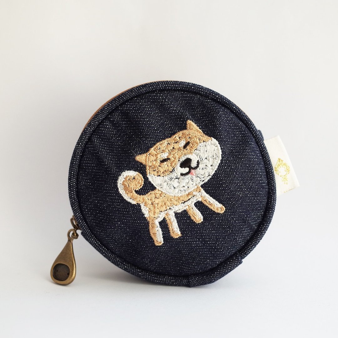 柴犬_啾太郎(圆形收纳包/怪兽童画 零钱包 耳机线、电源线收纳) - 零钱包 - 绣线 蓝色