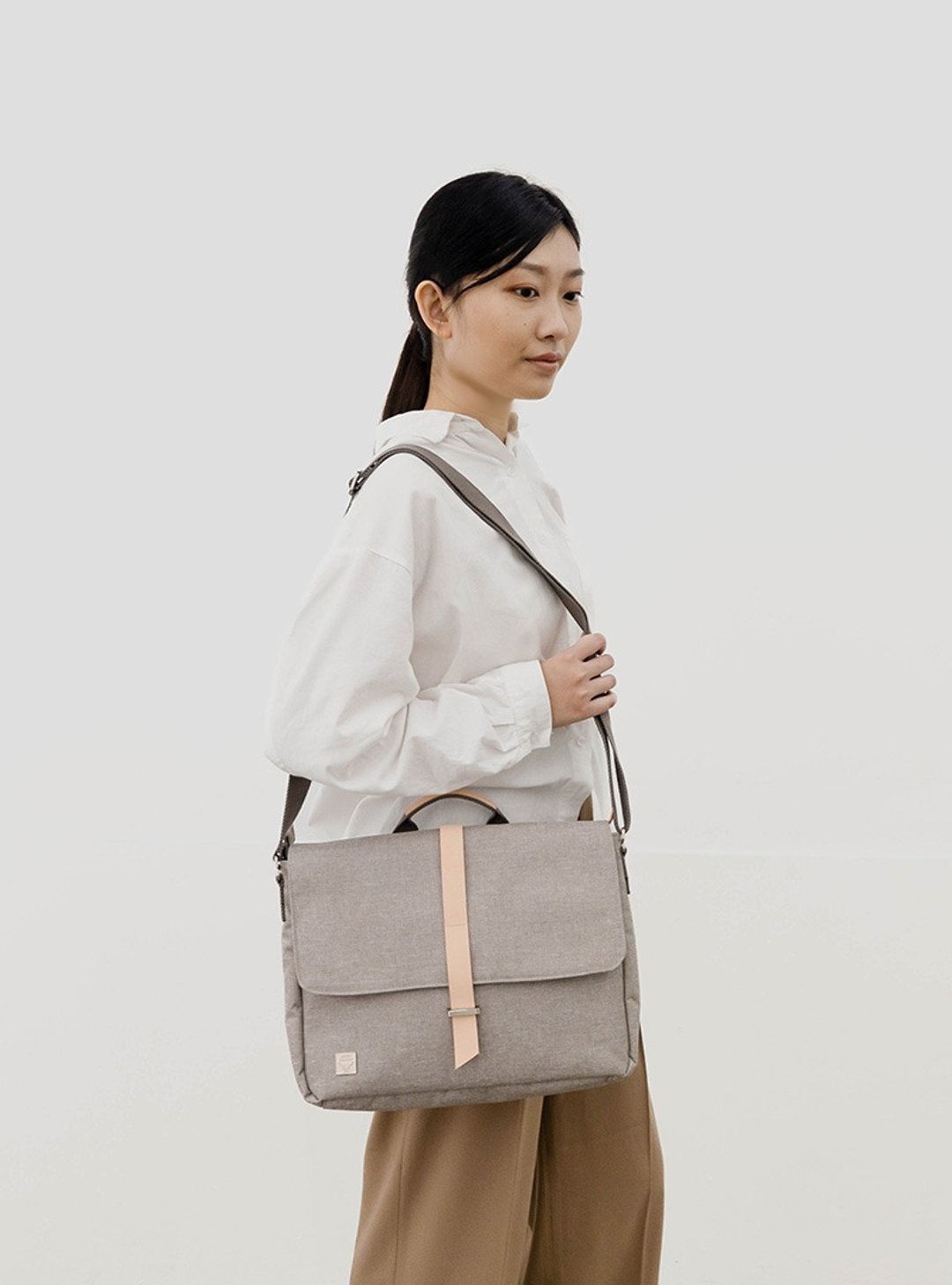 NETTA邮差斜背包M号 | 多功能 两用 可拆卸 斜背 后背包 14寸笔电 - 侧背包/斜挎包 - 尼龙 灰色