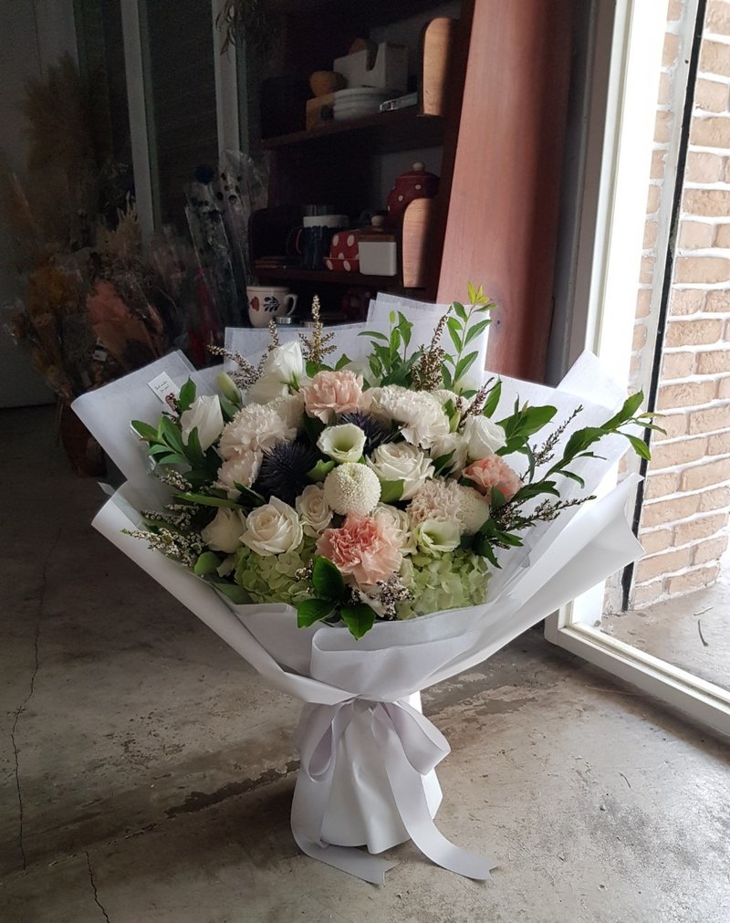 鲜花│白绿杏色系│清新感鲜花束│限台北自取/外送 - 植栽/盆栽 - 植物．花 多色