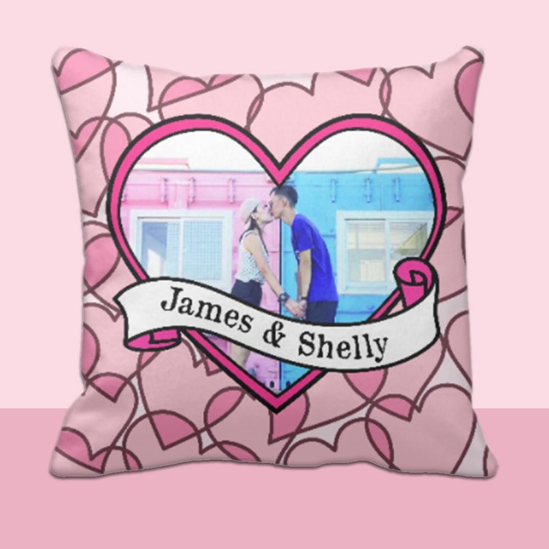 【母亲节礼盒】母亲节礼物-定制化抱枕-Pink Heart情侣抱枕-母亲 - 枕头/抱枕 - 聚酯纤维 红色