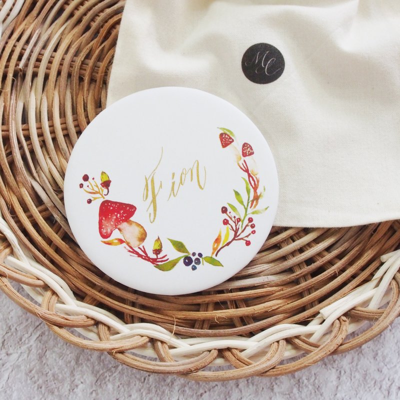 Mstandforc 蘑菇花园 小圆镜 连布袋套装 随身镜 烫金刻名 - 彩妆刷具/镜子/梳子 - 其他金属 多色