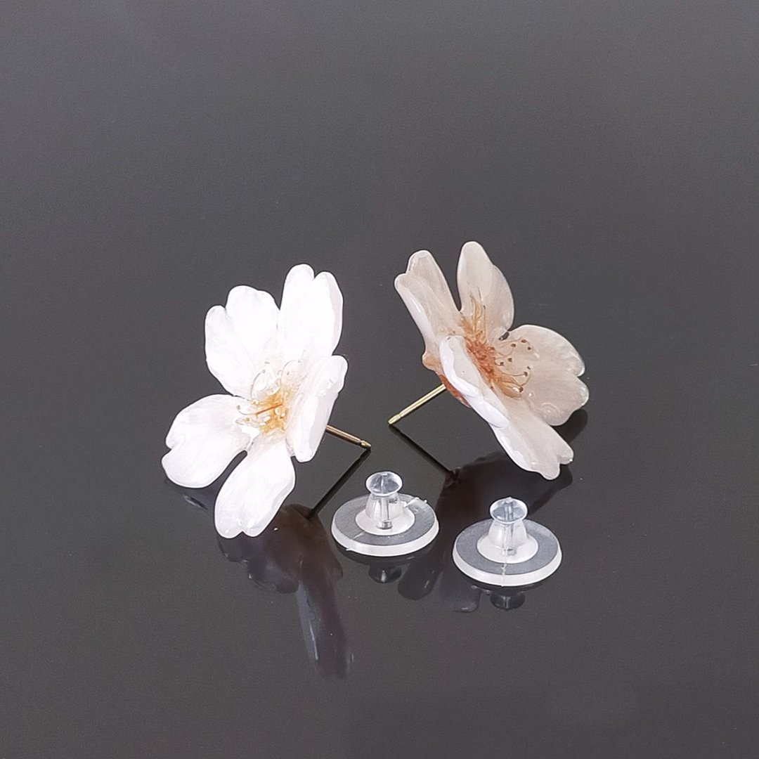 【订制商品】14KGF (14金包金) Everpink. 以讲究花瓣制成的真实樱花耳环│染井吉野│吉野樱 - 耳环/耳夹 - 树脂 粉红色