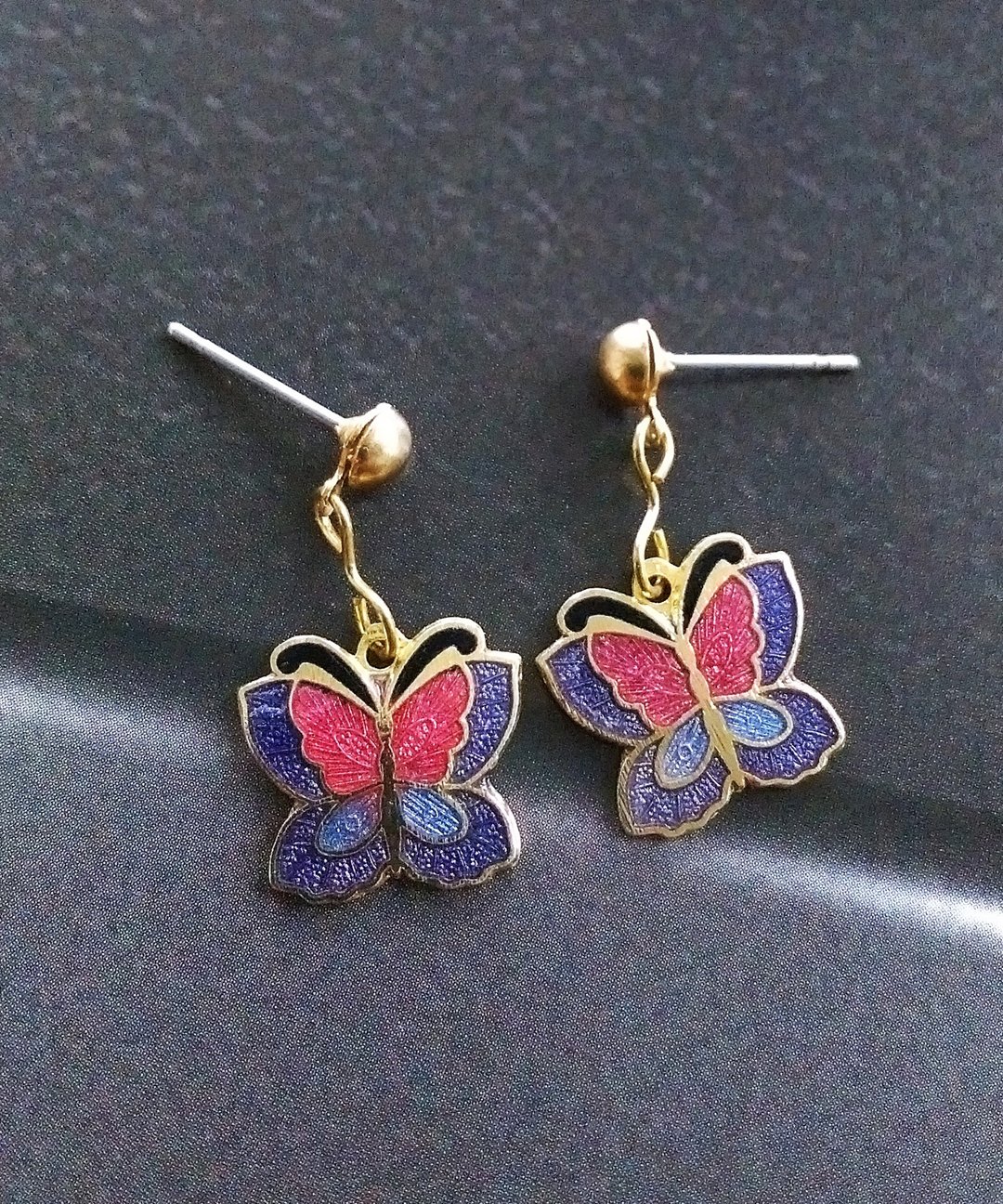 Vintage Jewelry 西洋古董饰品 景泰蓝 紫红 小蝴蝶 针式耳环 - 耳环/耳夹 - 其他金属 金色