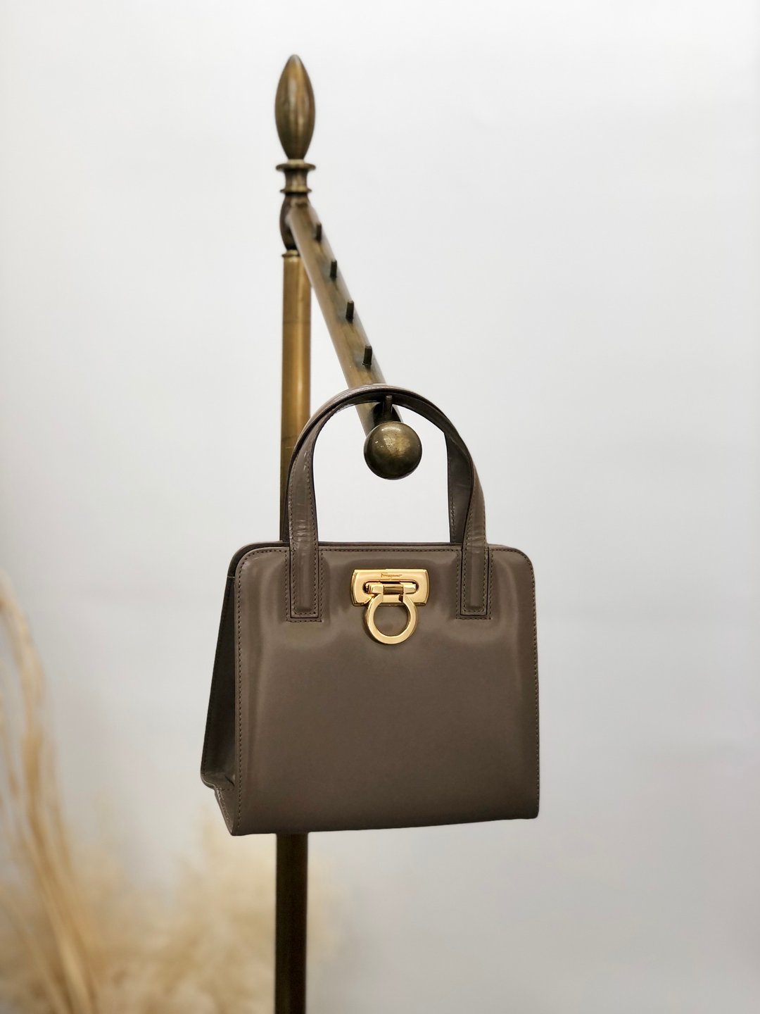 [日本直送，品牌二手包] Salvatore Ferragamo 单肩包，米色，Gancini 皮革，2way 迷你包，jjn5rr - 侧背包/斜挎包 - 真皮 咖啡色
