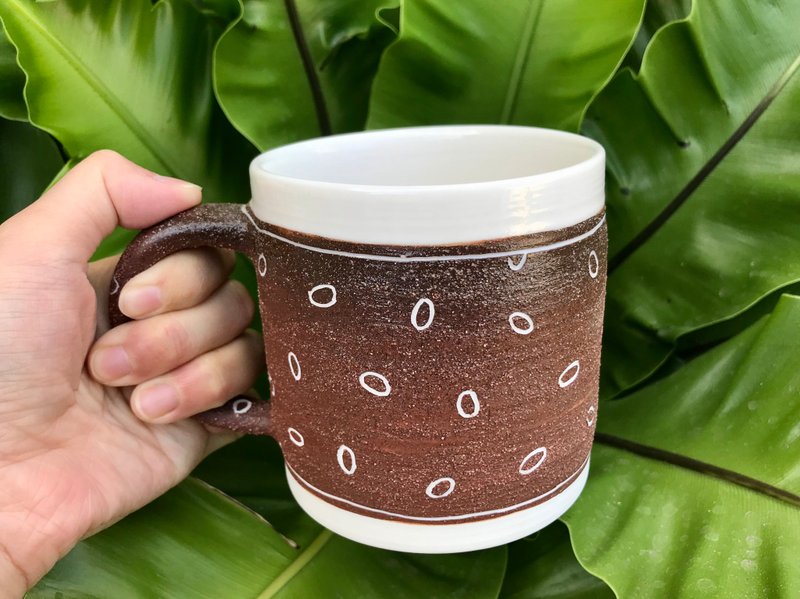 手拉坯 文青风刻刻系列  米粒马克杯 400c.c - 咖啡杯/马克杯 - 瓷 多色