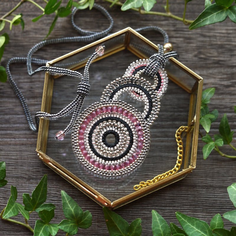 Glass Beaded Necklace,Long,Pink, Shape imaged Three Wheels - 耳环/耳夹 - 玻璃 粉红色