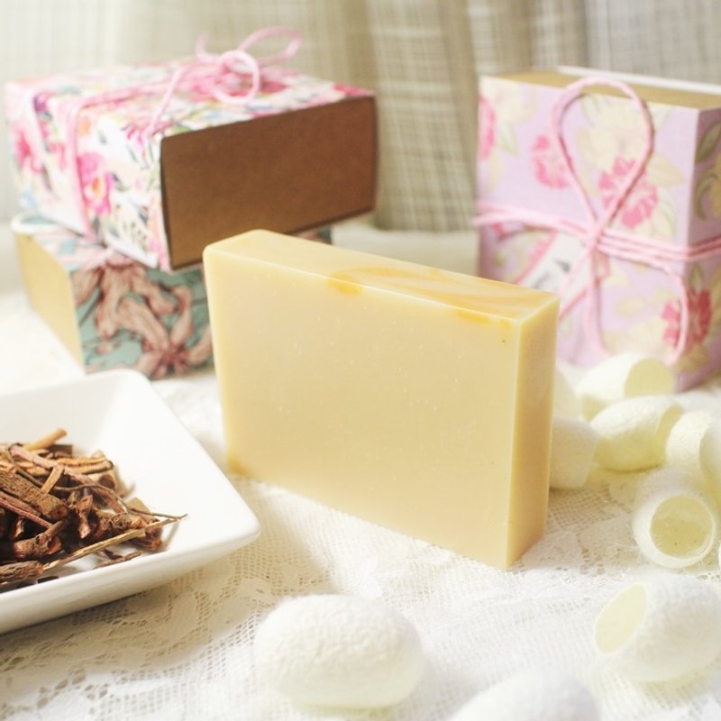 【蕾安柏手工皂】蚕丝茜草洗颜皂。天然蚕丝蛋白│天然胺基酸│天然手工皂│SGS检验合格 - 肥皂/手工皂 - 其他材质 金色